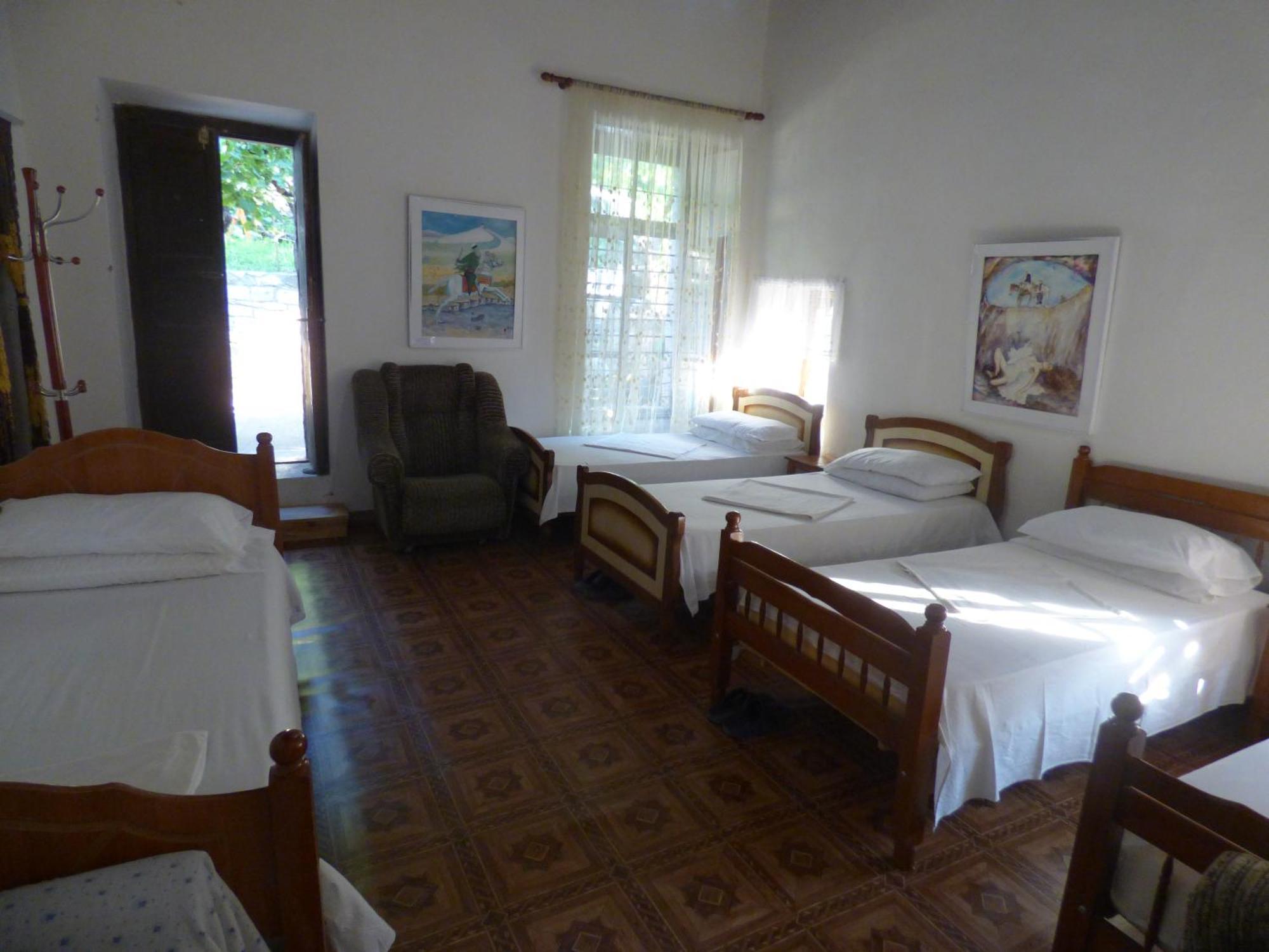 Guesthouse & Hostel Lorenc Berat Ruang foto