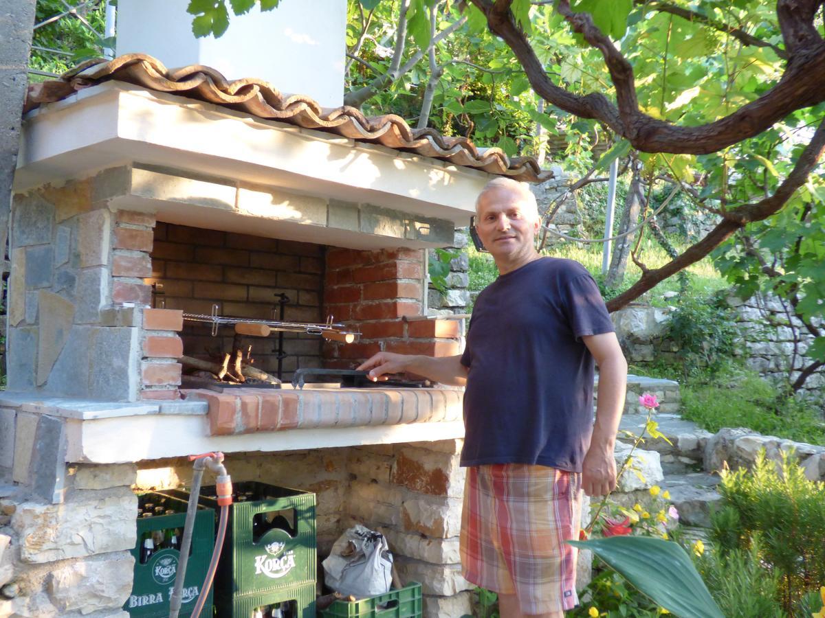 Guesthouse & Hostel Lorenc Berat Bagian luar foto