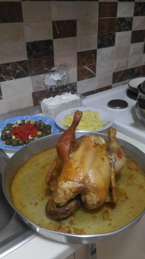 Guesthouse & Hostel Lorenc Berat Bagian luar foto